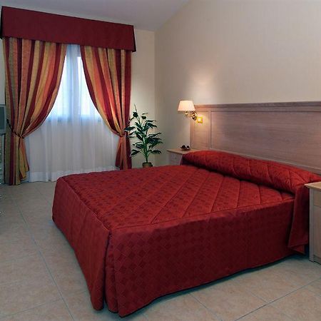 Hotel Complesso L'Oasi Aranova Zewnętrze zdjęcie
