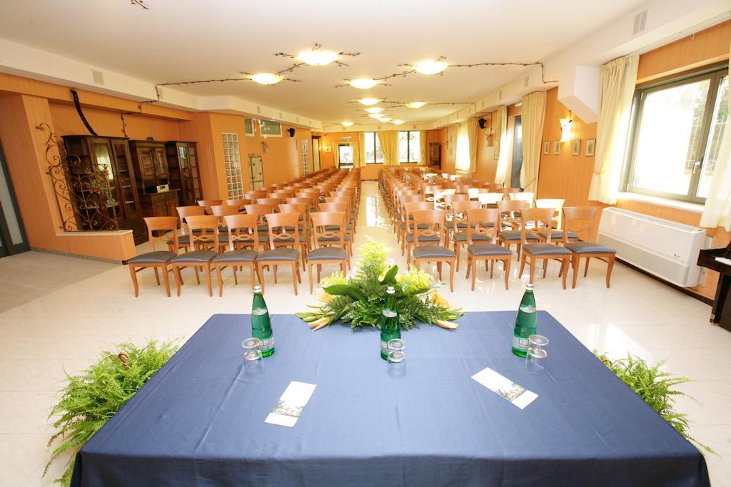 Hotel Complesso L'Oasi Aranova Zewnętrze zdjęcie