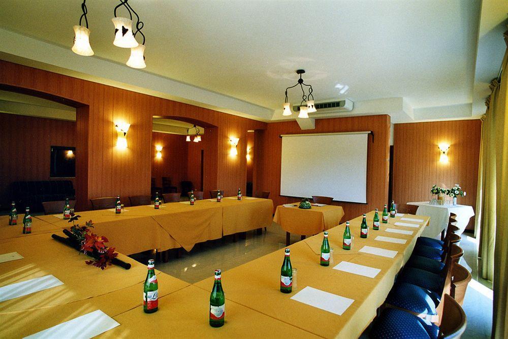 Hotel Complesso L'Oasi Aranova Zewnętrze zdjęcie